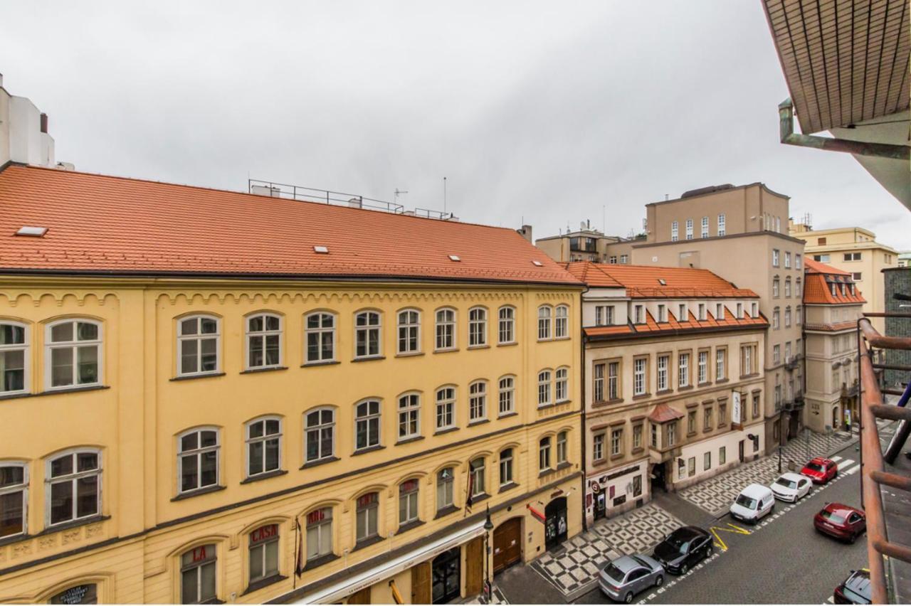Apartamento Cosy Flat In The Heart Of Praga Exterior foto