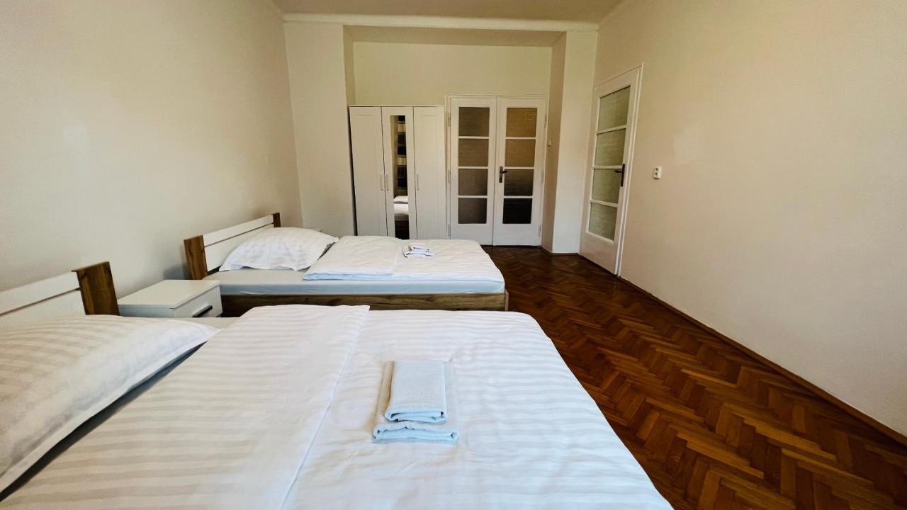 Apartamento Cosy Flat In The Heart Of Praga Exterior foto